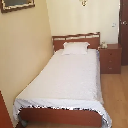 Residencial Central Гостевой дом Калдаш-да-Раинья